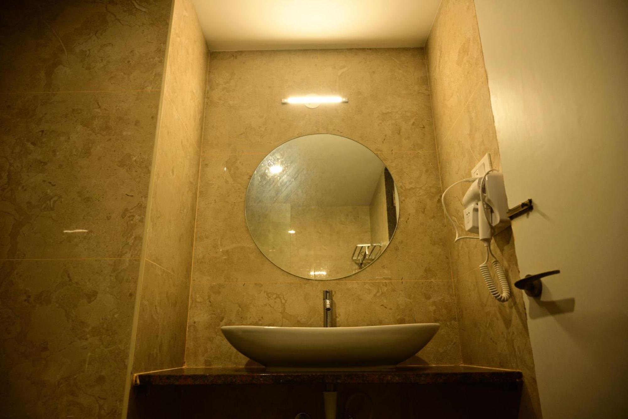 Hotel Dwaraka Kaglipur 外观 照片